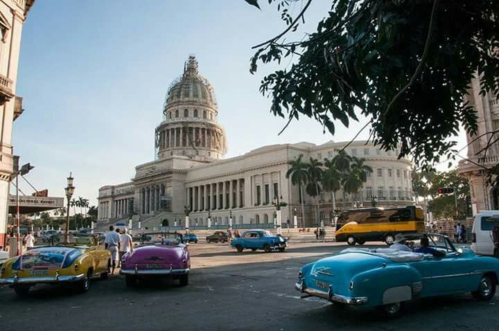 KÜBA – Renklerin, Ritmin ve Devrimin Ülkesi